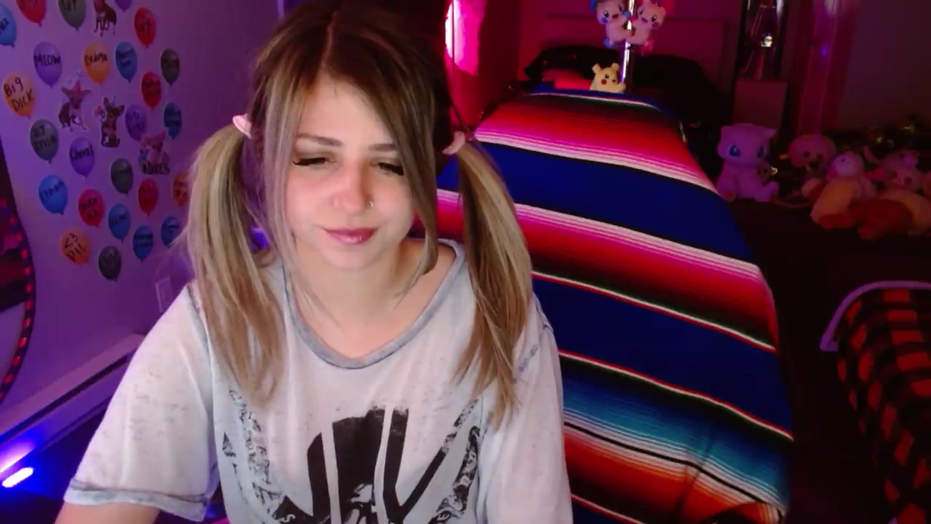 Gallery image thumbnail from Serafina's myfreecams stream on, 08/21/2026, 05:22 image 17 of 20