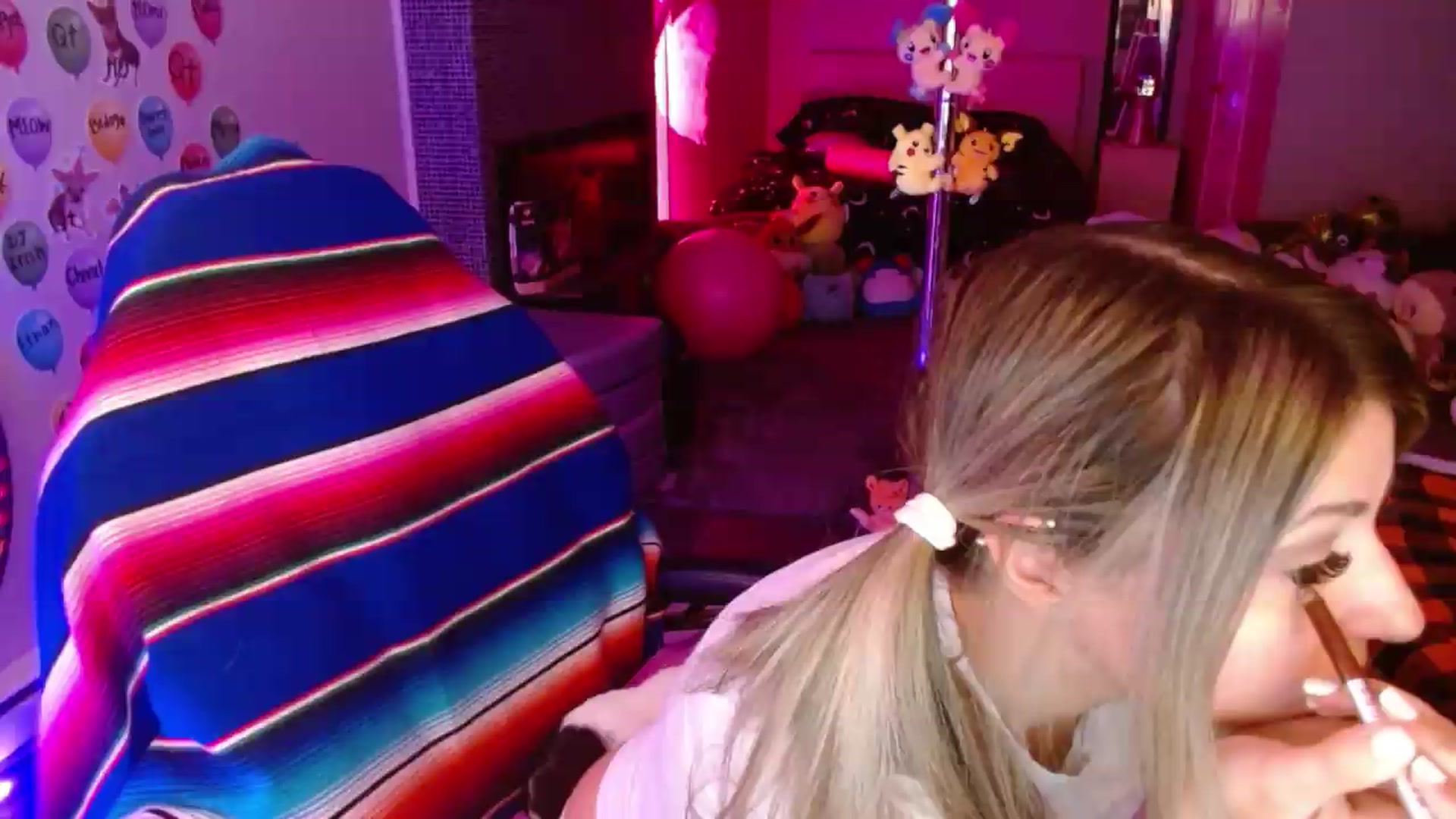 Gallery image thumbnail from Serafina's myfreecams stream on, 08/23/2026, 03:23 image 2 of 20