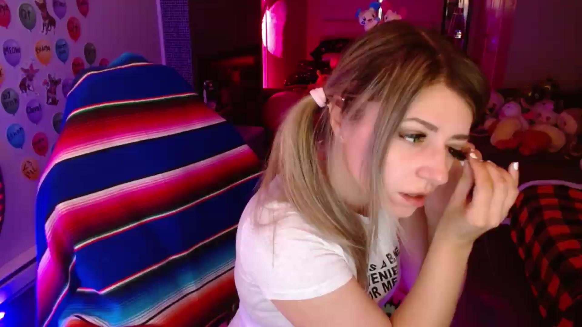 Gallery image thumbnail from Serafina's myfreecams stream on, 08/23/2026, 03:23 image 3 of 20
