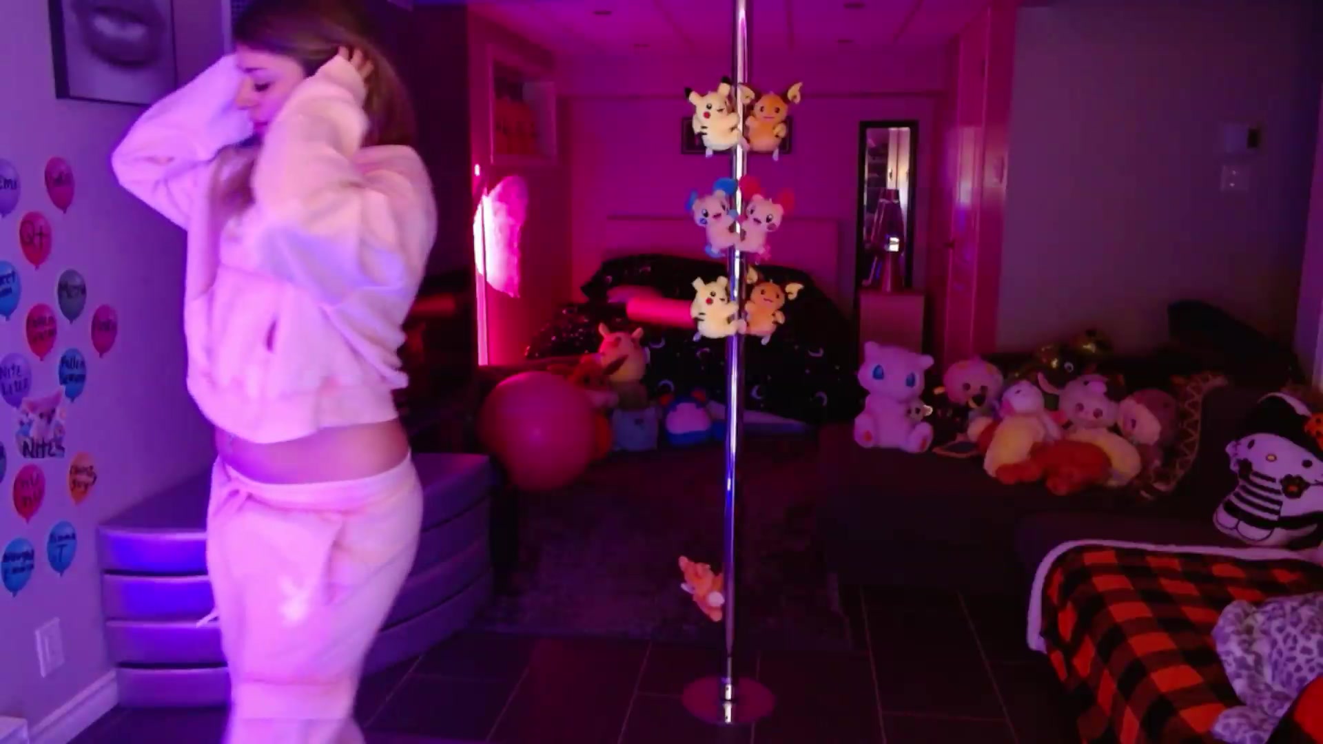 Gallery image thumbnail from Serafina's myfreecams stream on, 08/24/2026, 03:41 image 12 of 20