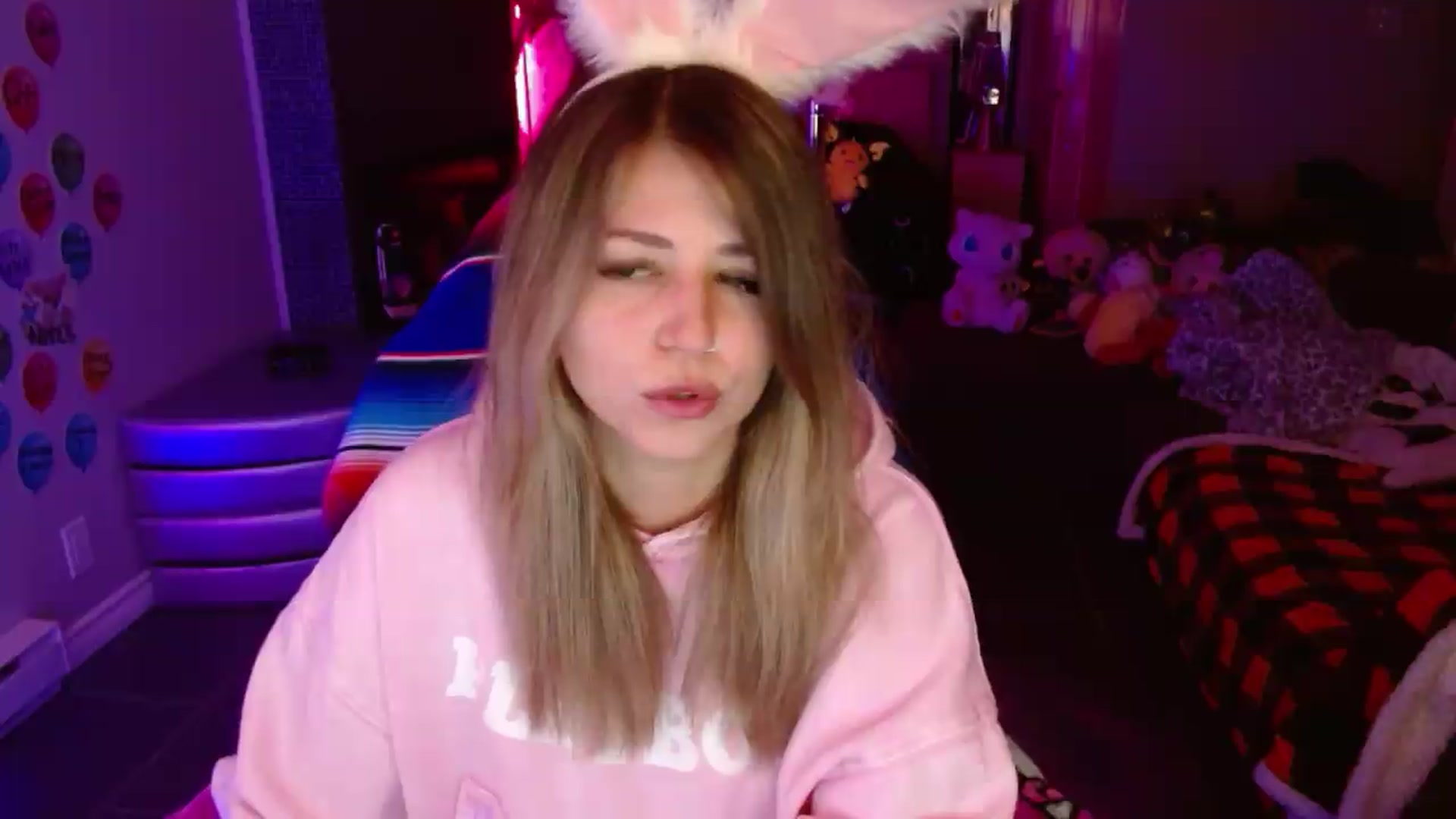 Gallery image thumbnail from Serafina's myfreecams stream on, 08/24/2026, 03:41 image 2 of 20