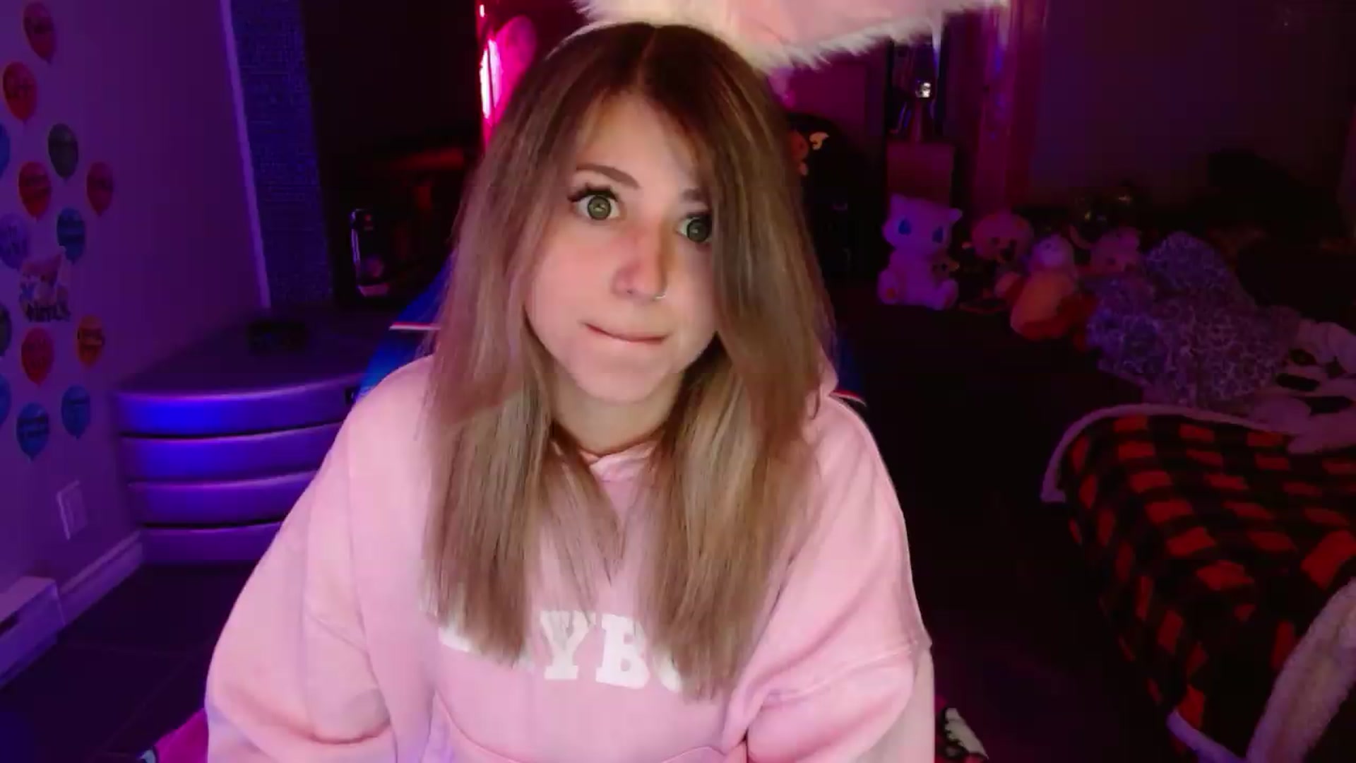 Gallery image thumbnail from Serafina's myfreecams stream on, 08/24/2026, 03:41 image 1 of 20