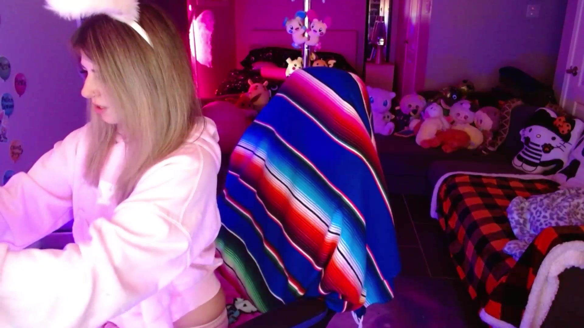Gallery image thumbnail from Serafina's myfreecams stream on, 08/24/2026, 03:41 image 20 of 20