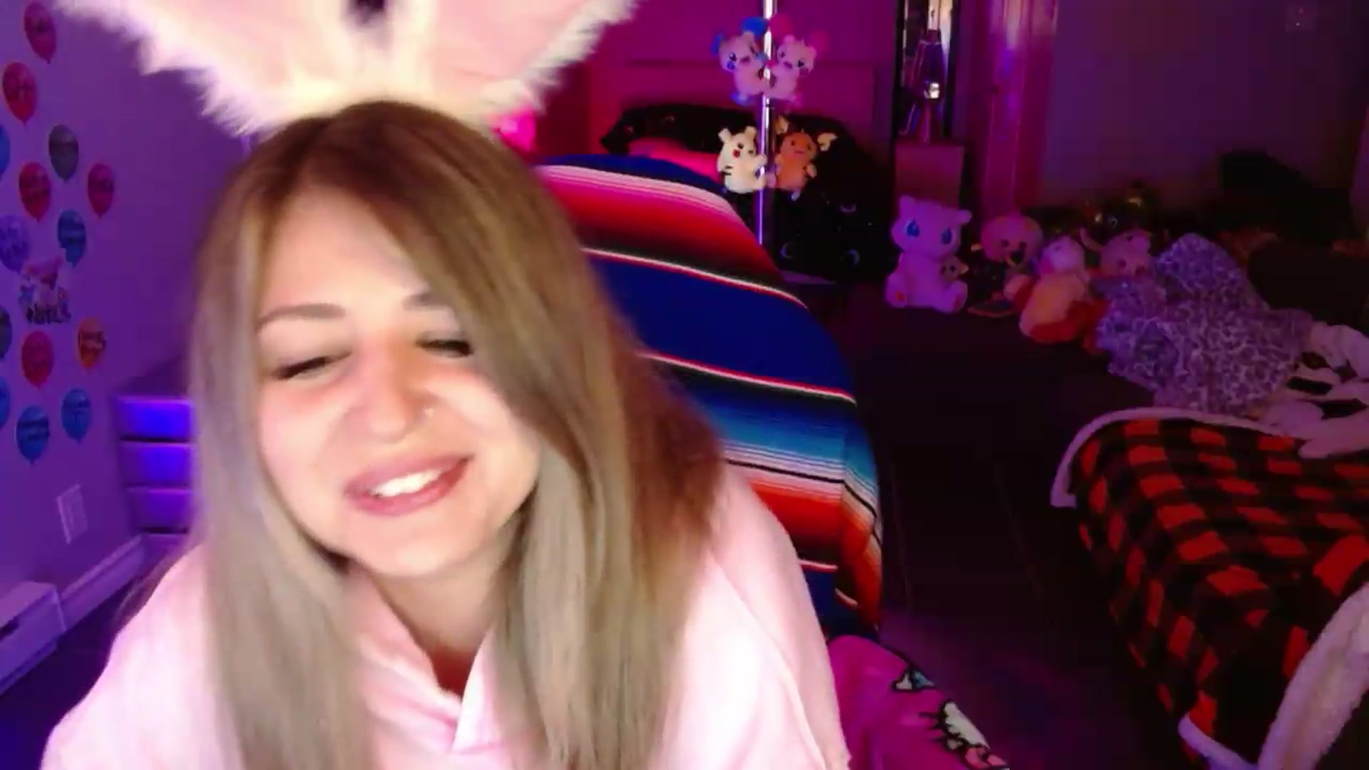 Gallery image thumbnail from Serafina's myfreecams stream on, 08/24/2026, 03:41 image 4 of 20