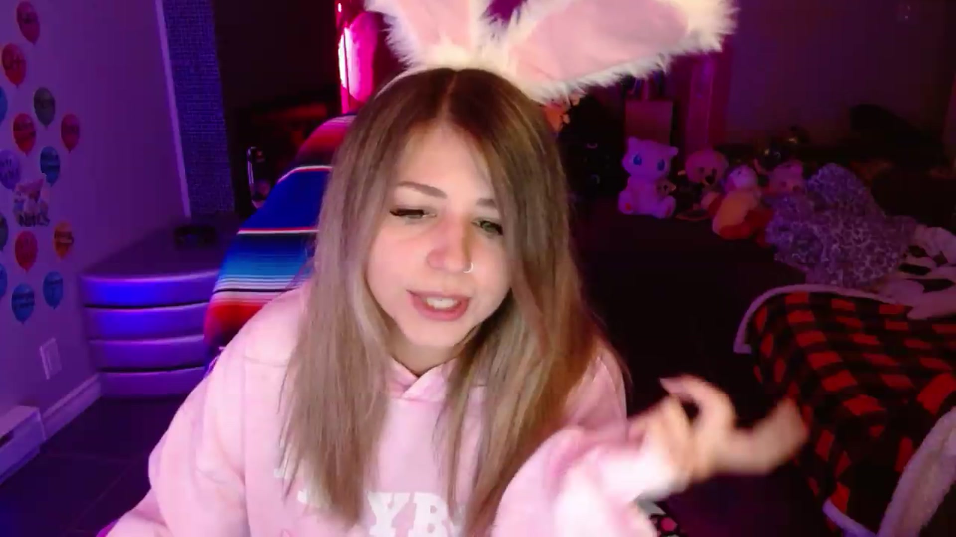 Gallery image thumbnail from Serafina's myfreecams stream on, 08/24/2026, 03:41 image 7 of 20