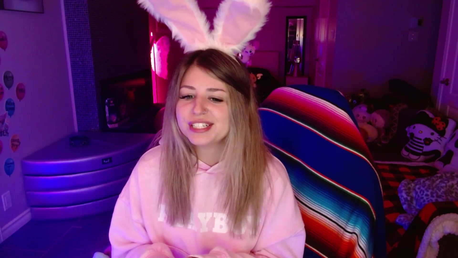 Gallery image thumbnail from Serafina's myfreecams stream on, 08/24/2026, 03:41 image 16 of 20