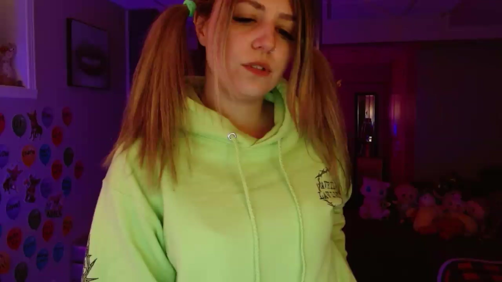 Gallery image thumbnail from Serafina's myfreecams stream on, 08/26/2026, 04:42 image 14 of 20