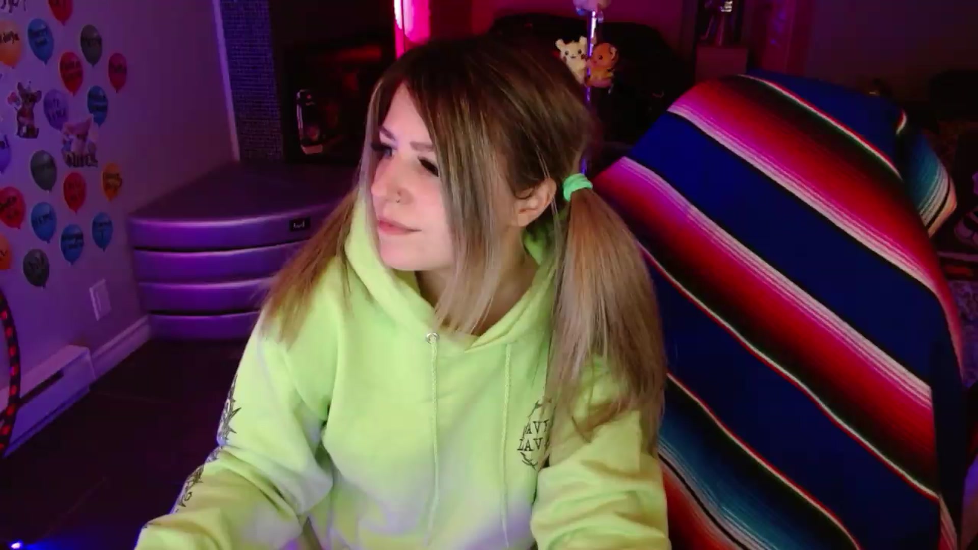 Gallery image thumbnail from Serafina's myfreecams stream on, 08/26/2026, 04:42 image 1 of 20