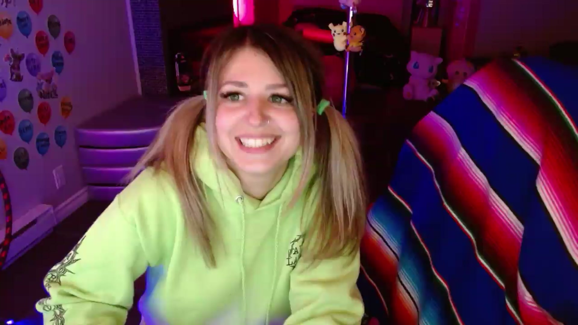 Gallery image thumbnail from Serafina's myfreecams stream on, 08/26/2026, 04:42 image 11 of 20