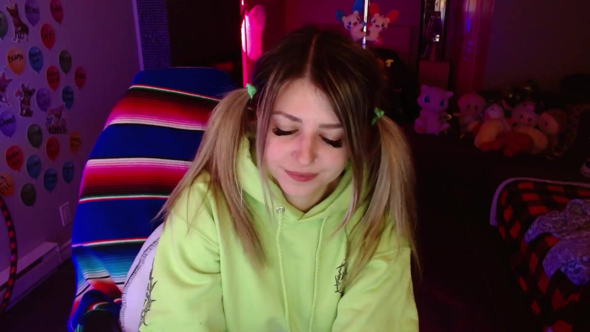 Gallery image thumbnail from Serafina's myfreecams stream on, 08/26/2026, 04:42 image 18 of 20
