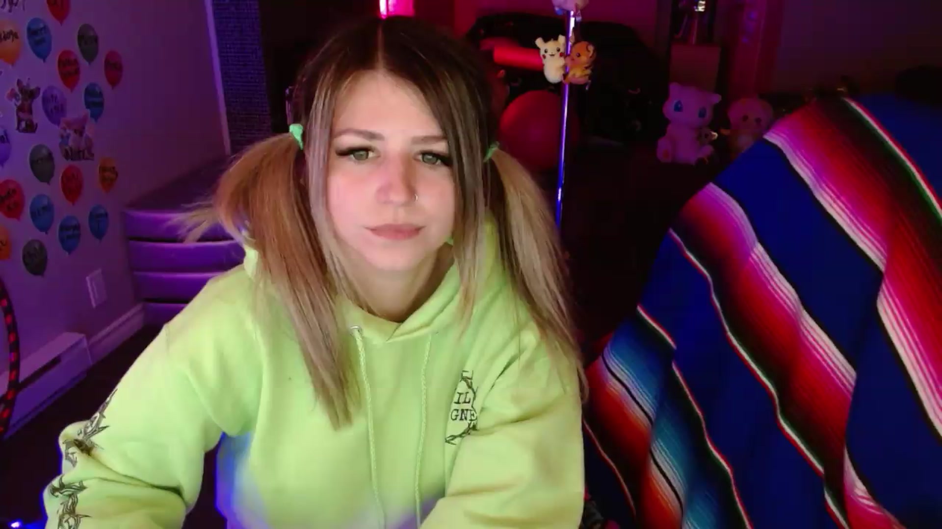 Gallery image thumbnail from Serafina's myfreecams stream on, 08/26/2026, 04:42 image 12 of 20
