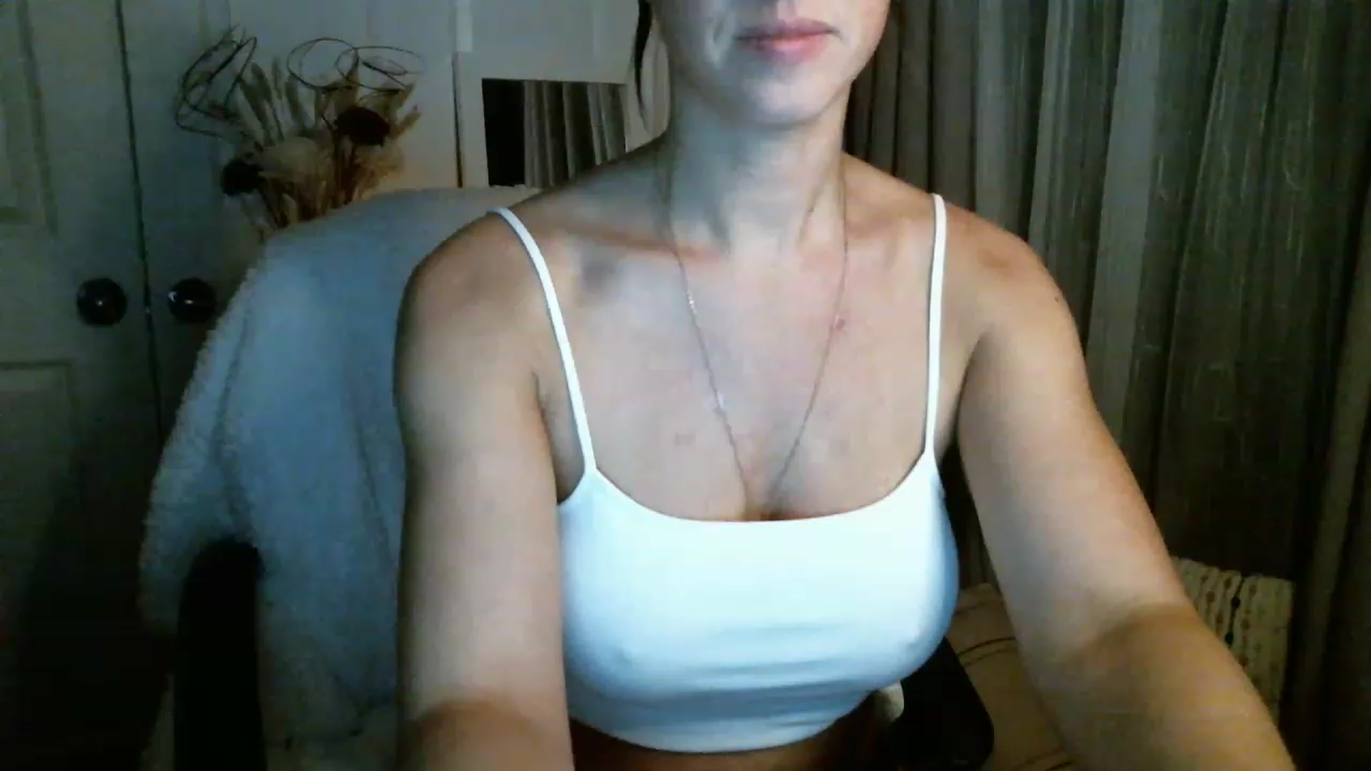 Gallery image thumbnail from SeraphinaR's myfreecams stream on, 11/22/2022, 03:13 image 1 of 20