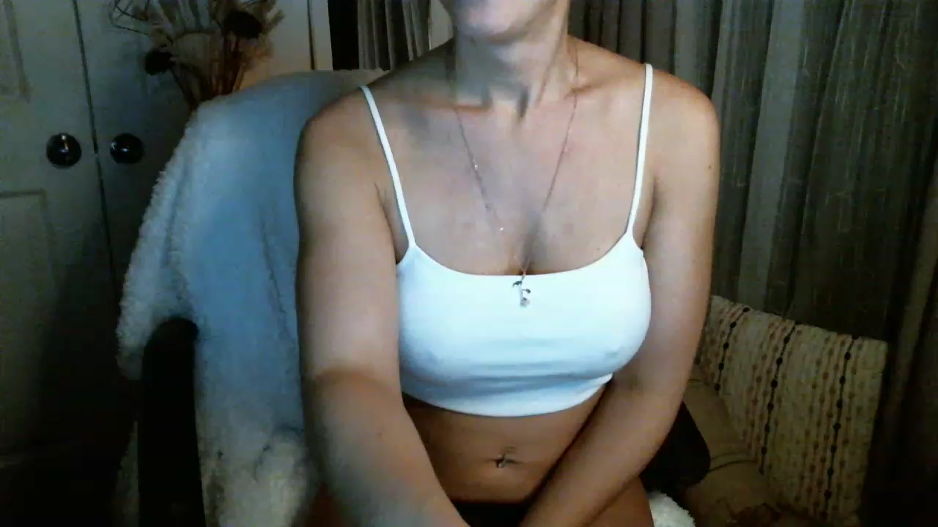 Gallery image thumbnail from SeraphinaR's myfreecams stream on, 11/22/2022, 03:13 image 7 of 20