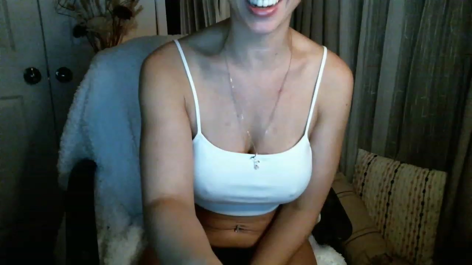 Gallery image thumbnail from SeraphinaR's myfreecams stream on, 11/22/2022, 03:13 image 17 of 20