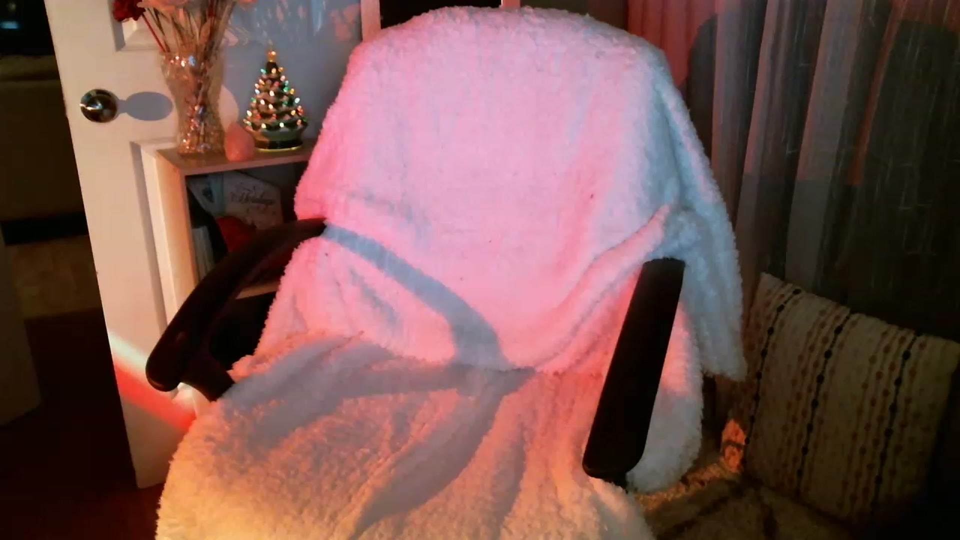 Gallery image thumbnail from SeraphinaR's myfreecams stream on, 12/03/2022, 03:29 image 20 of 20