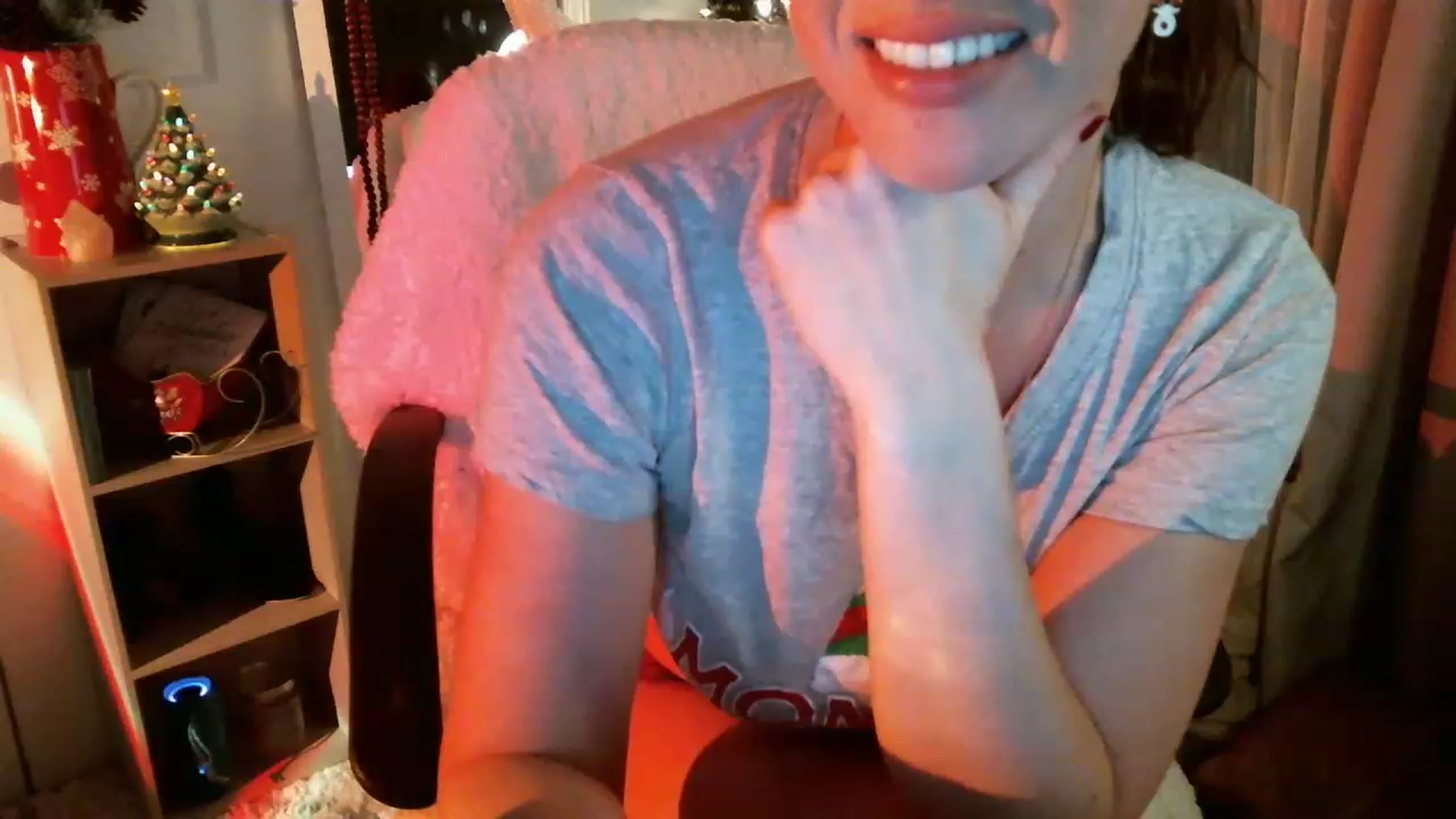 Gallery image thumbnail from SeraphinaR's myfreecams stream on, 12/16/2022, 03:34 image 2 of 20