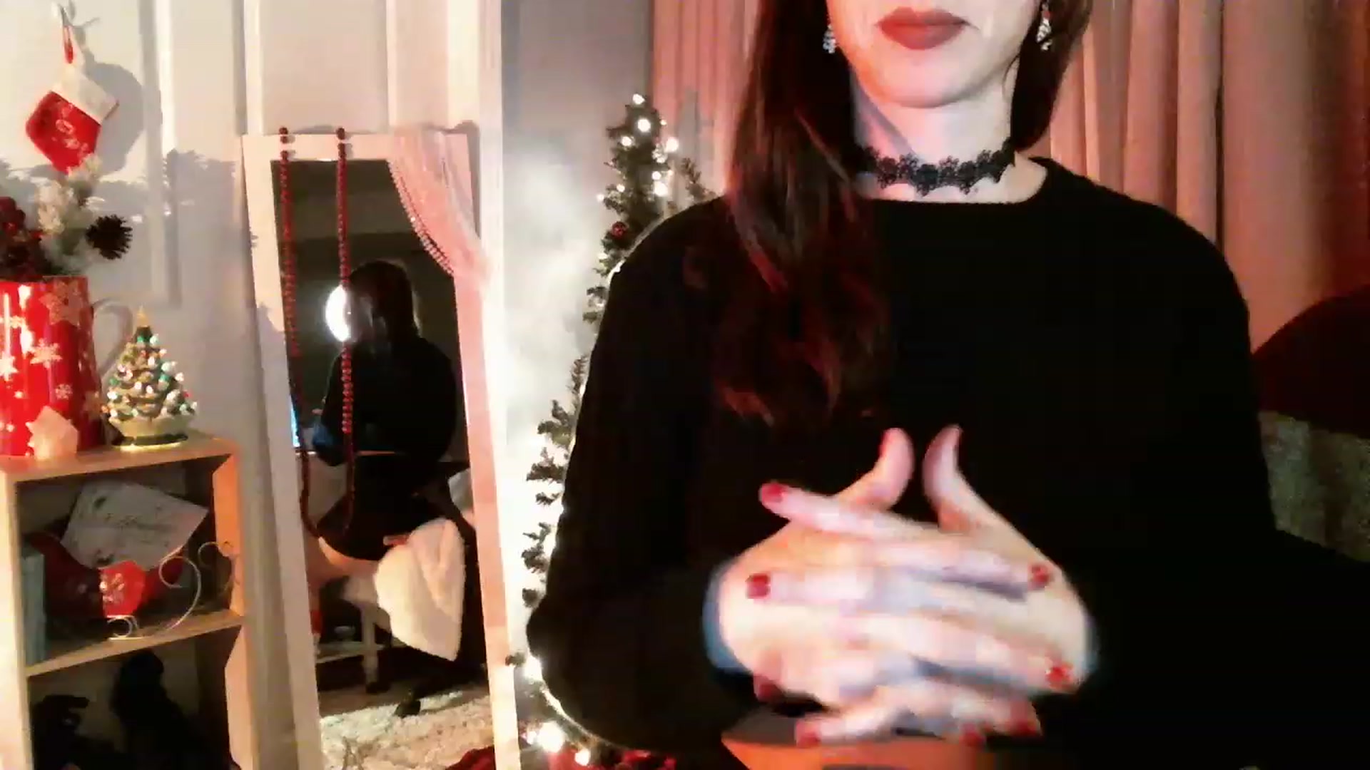 Gallery image thumbnail from SeraphinaR's myfreecams stream on, 12/18/2022, 03:33 image 3 of 20
