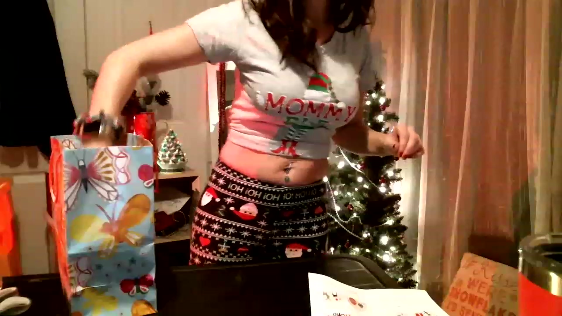 Gallery image thumbnail from SeraphinaR's myfreecams stream on, 12/23/2022, 16:28 image 10 of 20
