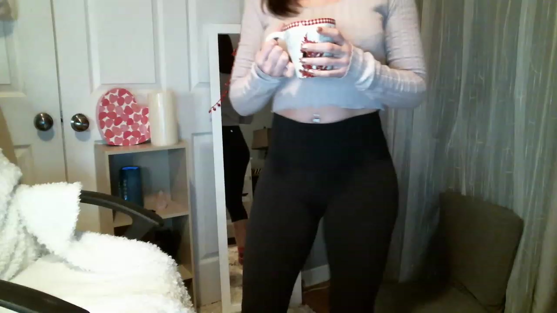 Gallery image thumbnail from SeraphinaR's myfreecams stream on, 02/18/2023, 21:21 image 3 of 20