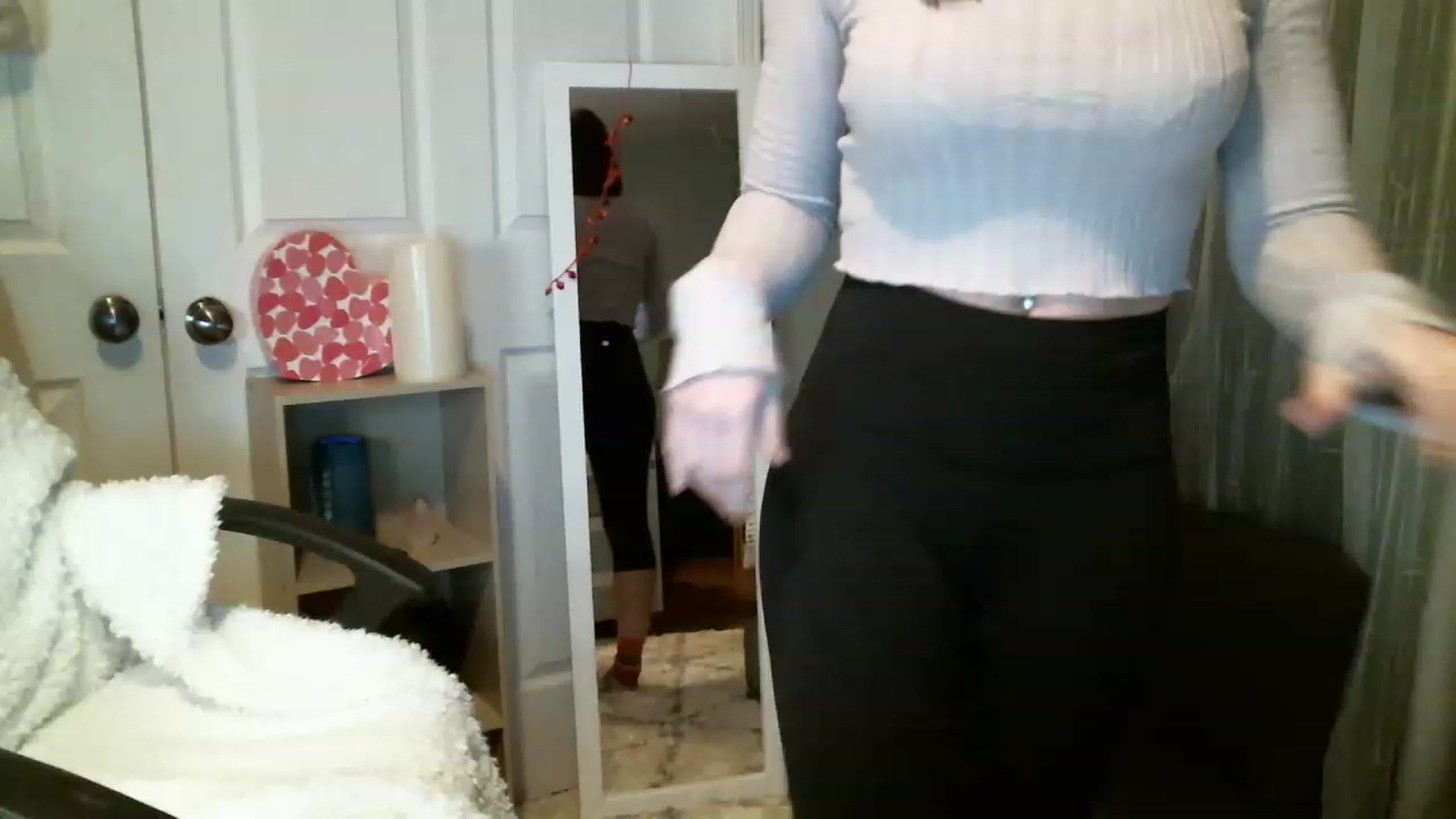 Gallery image thumbnail from SeraphinaR's myfreecams stream on, 02/18/2023, 21:21 image 2 of 20