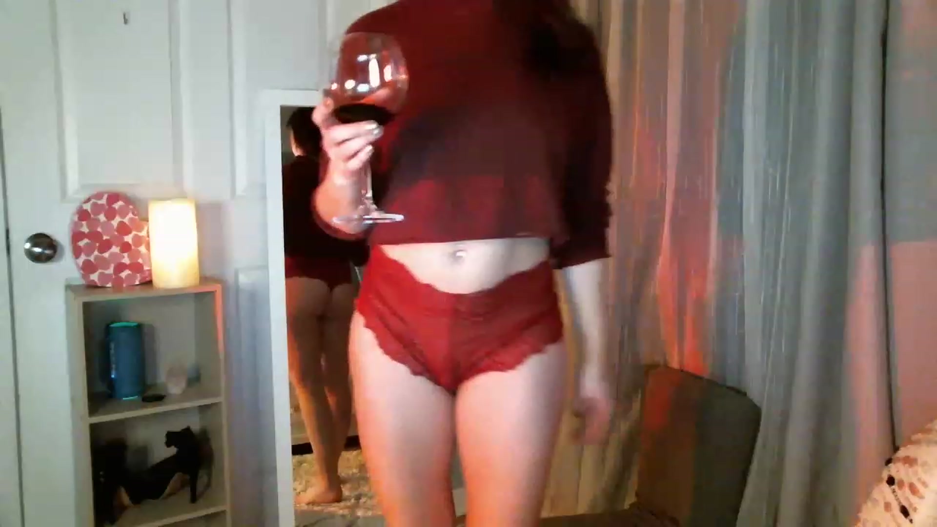 Gallery image thumbnail from SeraphinaR's myfreecams stream on, 02/19/2023, 03:54 image 14 of 20