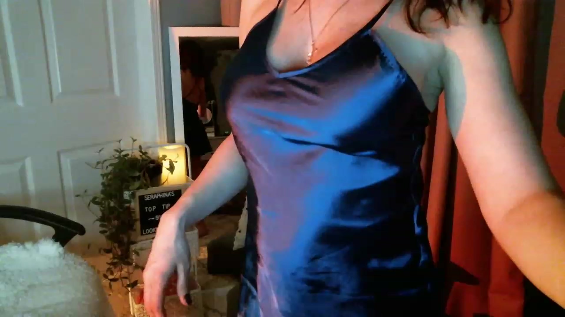 Gallery image thumbnail from SeraphinaR's myfreecams stream on, 03/02/2023, 03:12 image 2 of 20