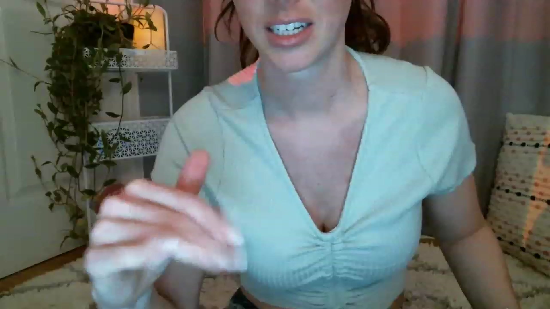 Gallery image thumbnail from SeraphinaR's myfreecams stream on, 03/19/2023, 19:56 image 12 of 20