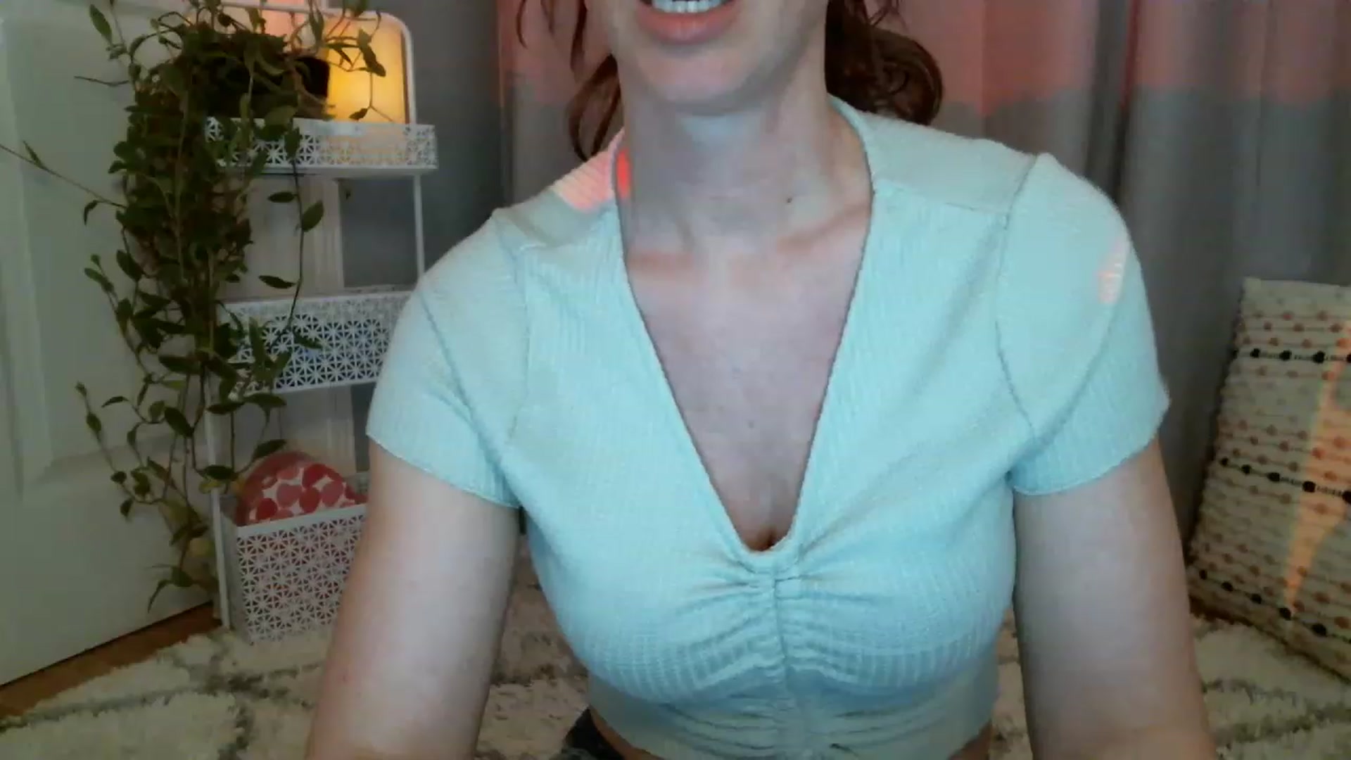Gallery image thumbnail from SeraphinaR's myfreecams stream on, 03/19/2023, 19:56 image 14 of 20