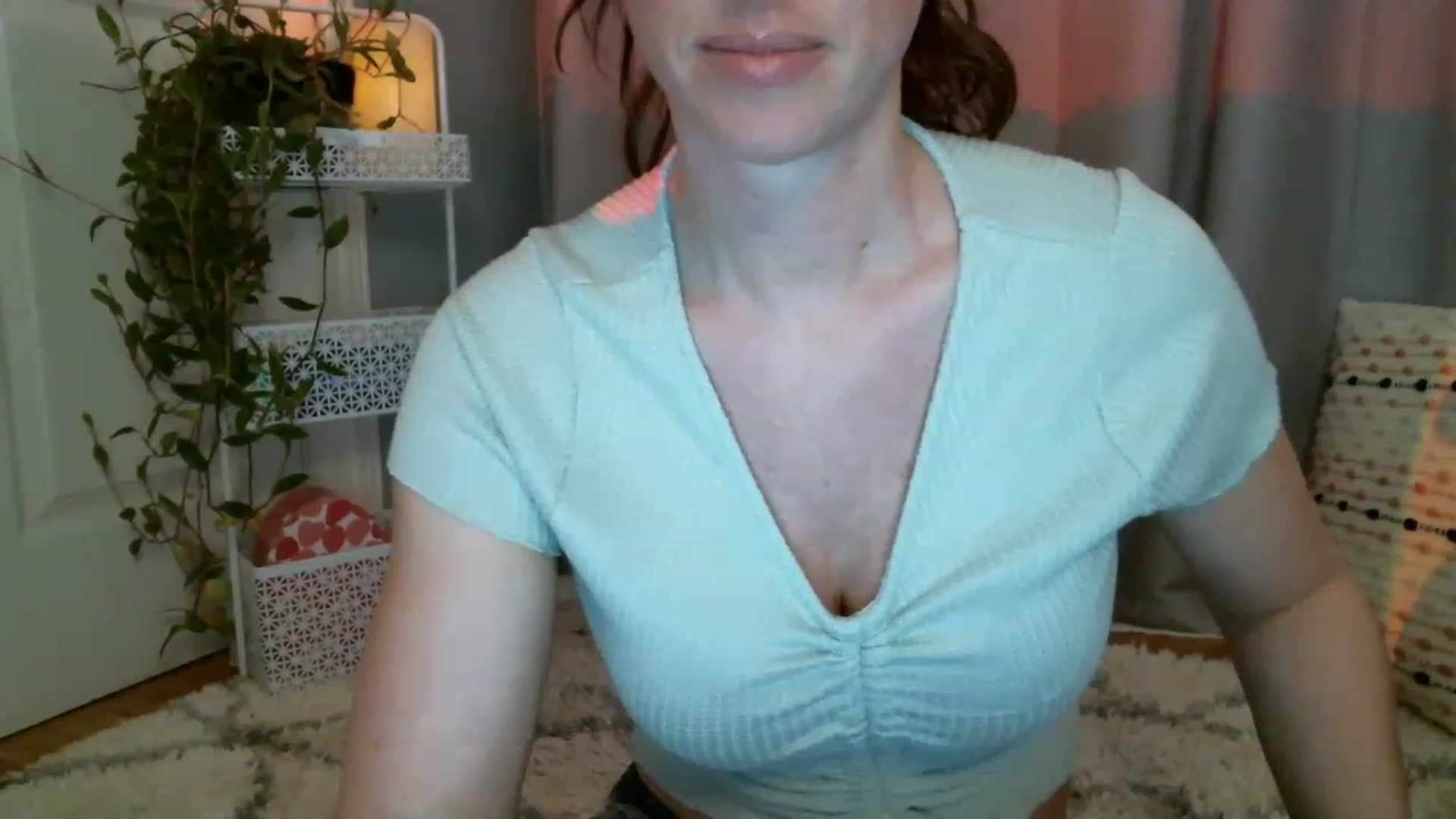 Gallery image thumbnail from SeraphinaR's myfreecams stream on, 03/19/2023, 19:56 image 13 of 20