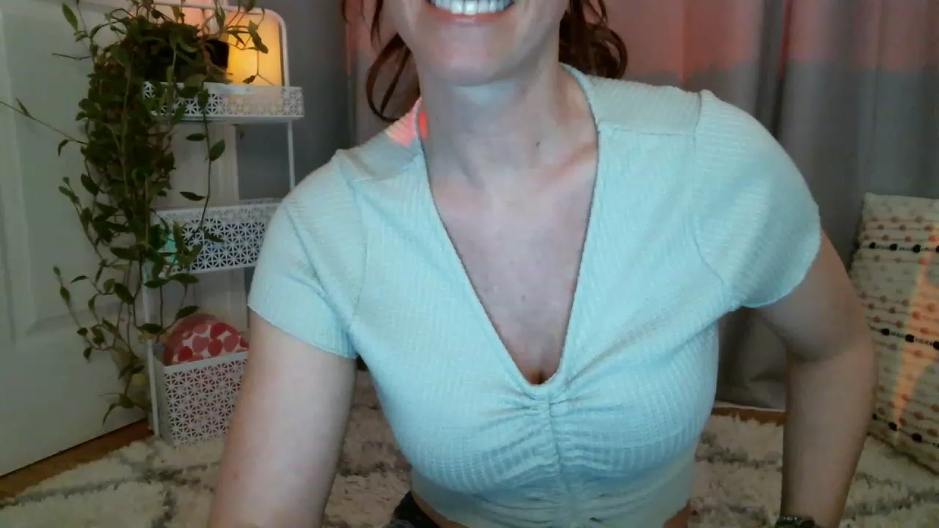 Gallery image thumbnail from SeraphinaR's myfreecams stream on, 03/19/2023, 19:56 image 16 of 20