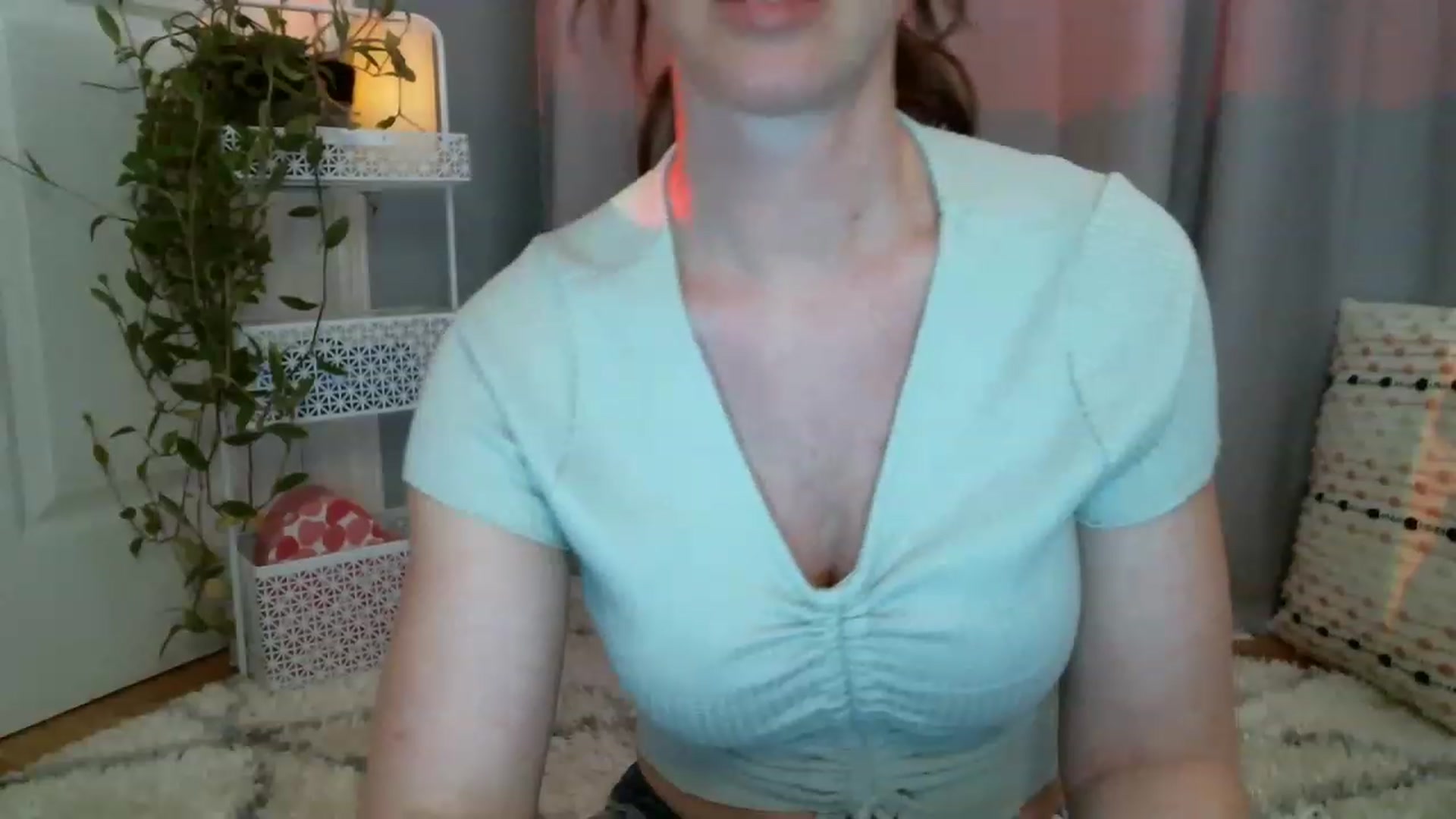 Gallery image thumbnail from SeraphinaR's myfreecams stream on, 03/19/2023, 19:56 image 10 of 20