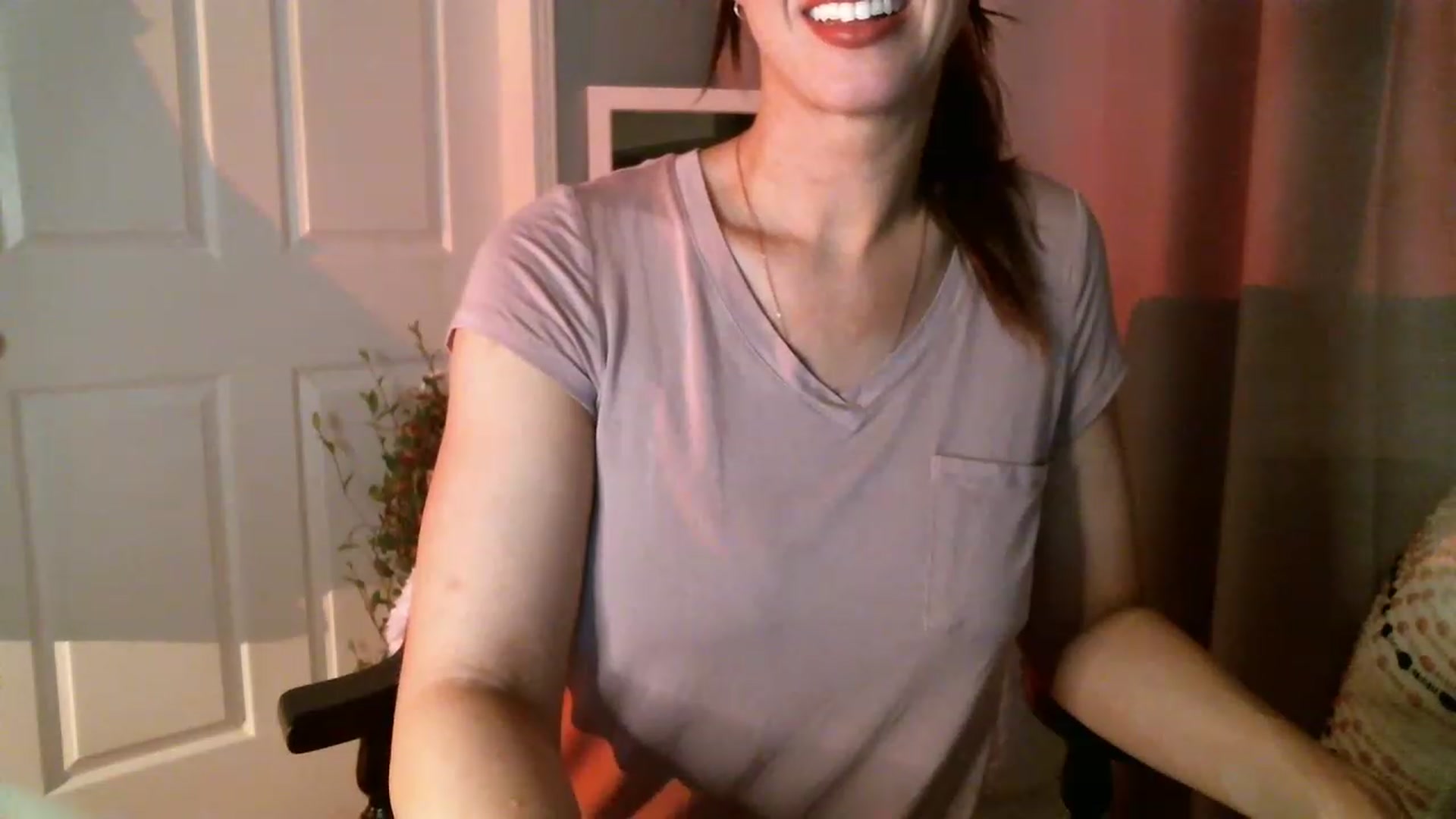 Gallery image thumbnail from SeraphinaR's myfreecams stream on, 03/23/2023, 01:31 image 18 of 20