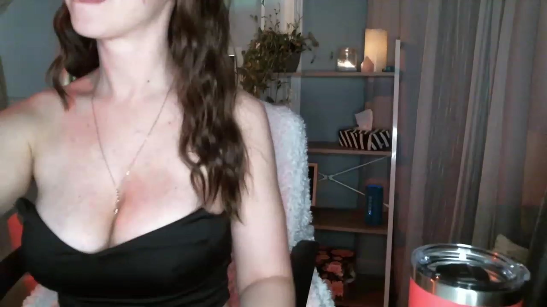 Gallery image thumbnail from SeraphinaR's myfreecams stream on, 04/27/2023, 02:13 image 17 of 20