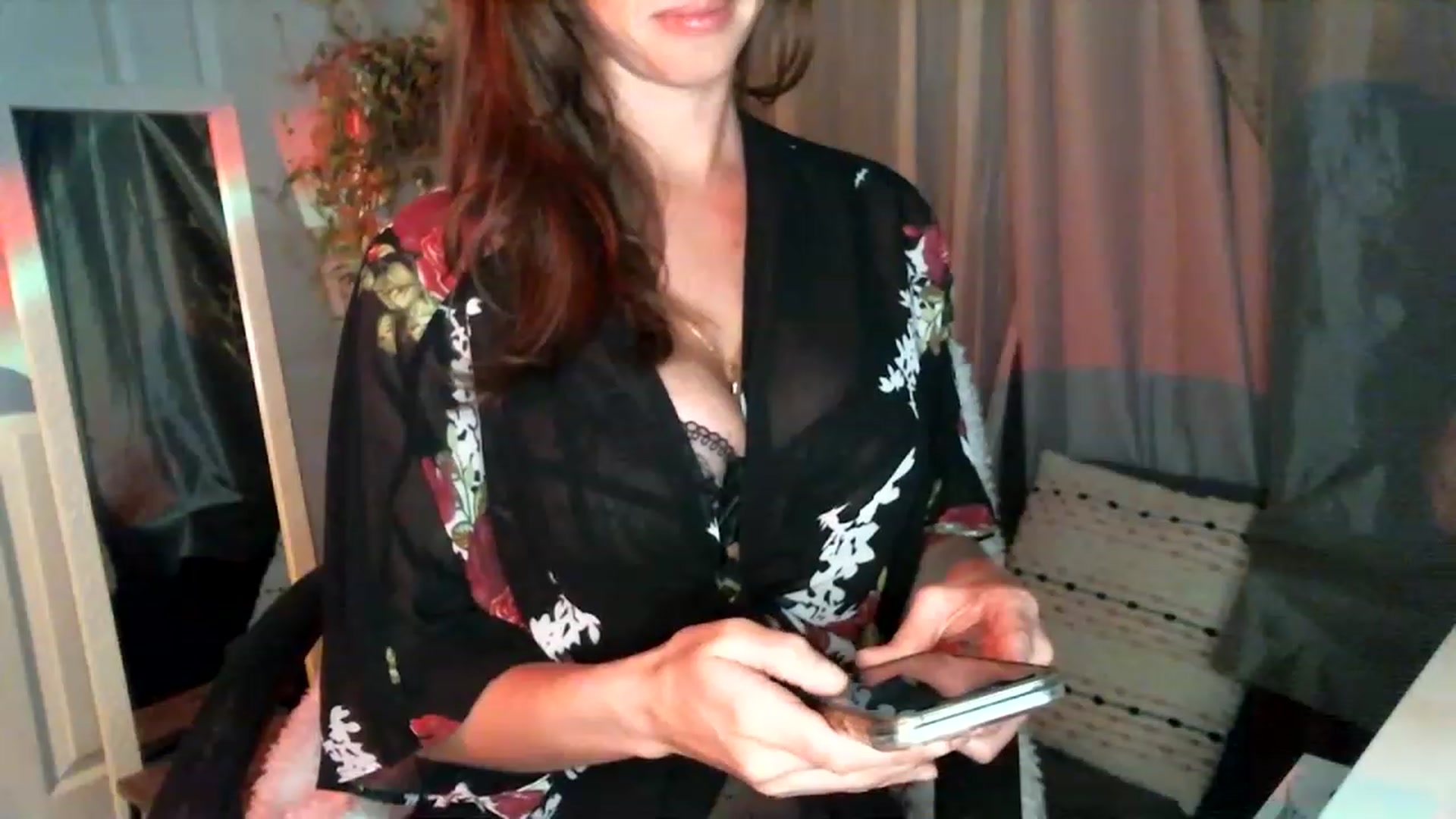 Gallery image thumbnail from SeraphinaR's myfreecams stream on, 06/02/2023, 02:38 image 10 of 20