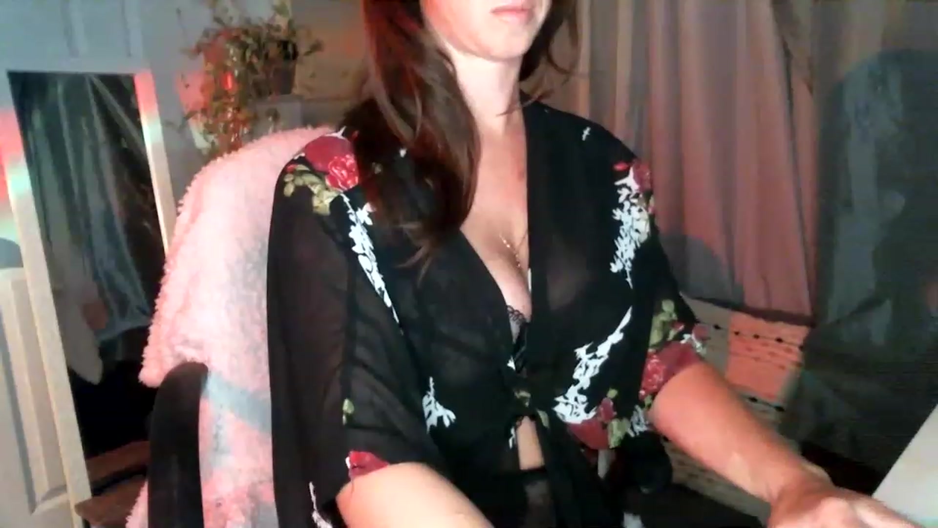 Gallery image thumbnail from SeraphinaR's myfreecams stream on, 06/02/2023, 02:38 image 6 of 20