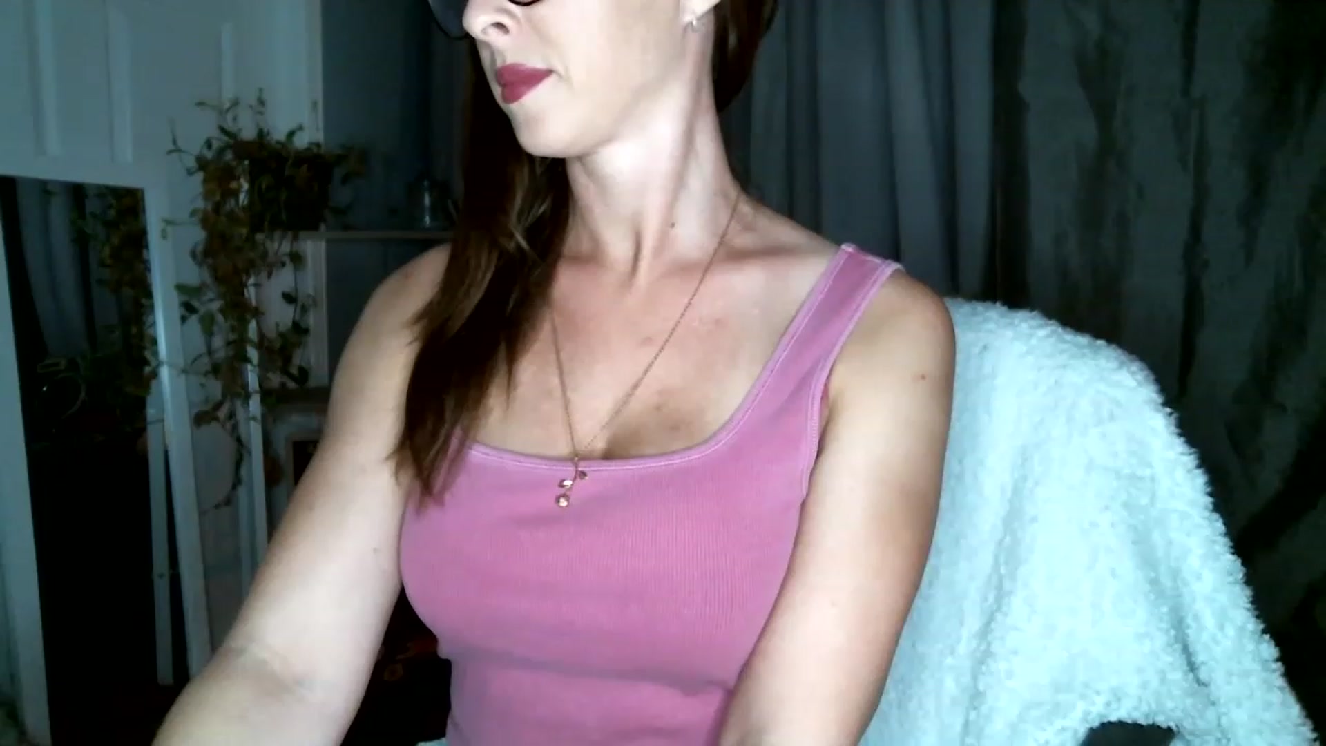 Gallery image thumbnail from SeraphinaR's myfreecams stream on, 06/19/2023, 02:57 image 3 of 20