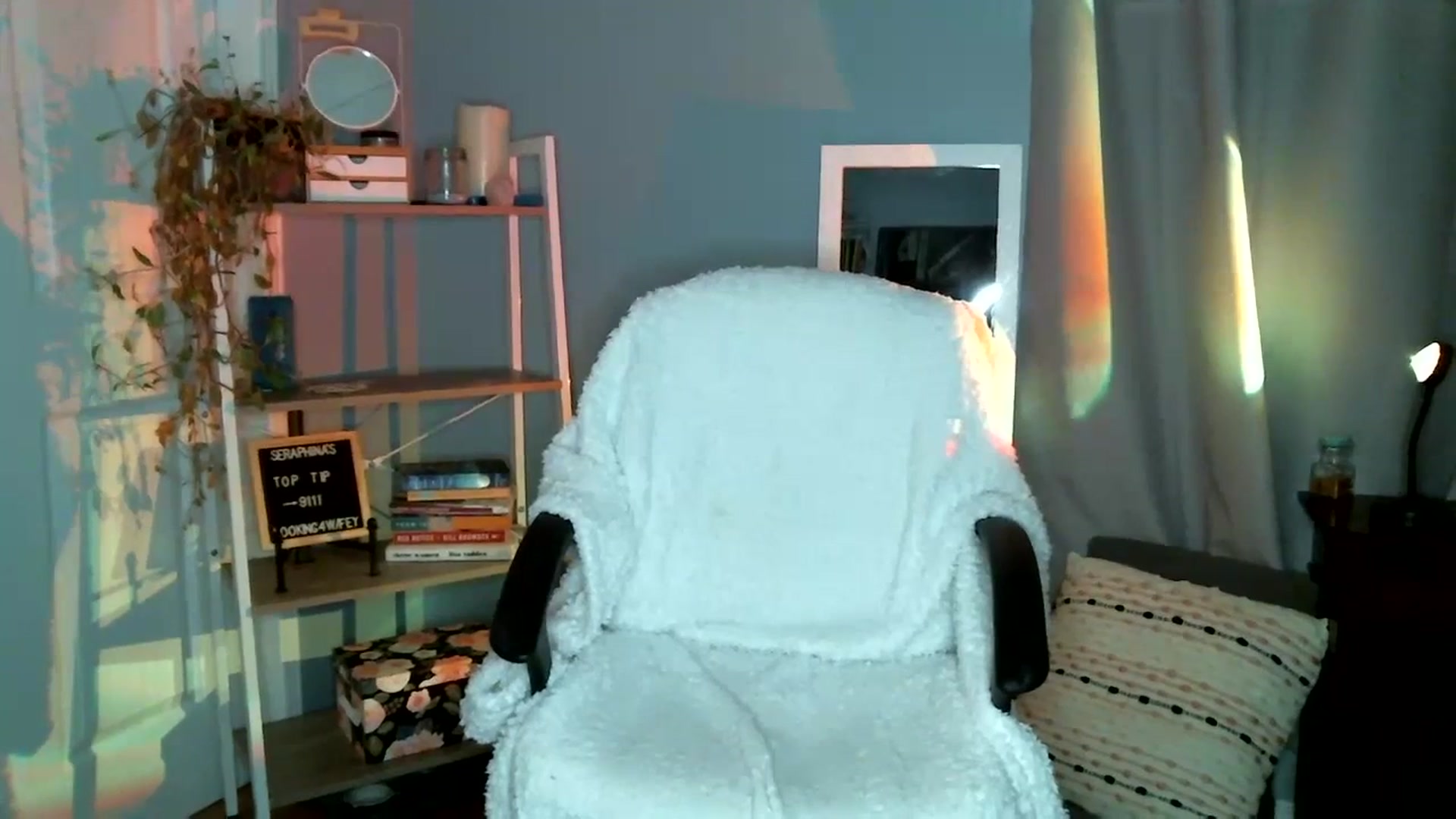 Gallery image thumbnail from SeraphinaR's myfreecams stream on, 07/06/2023, 14:52 image 16 of 20