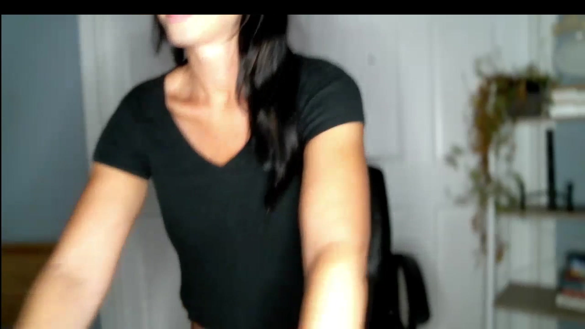 Gallery image thumbnail from SeraphinaR's myfreecams stream on, 07/17/2023, 16:00 image 18 of 20