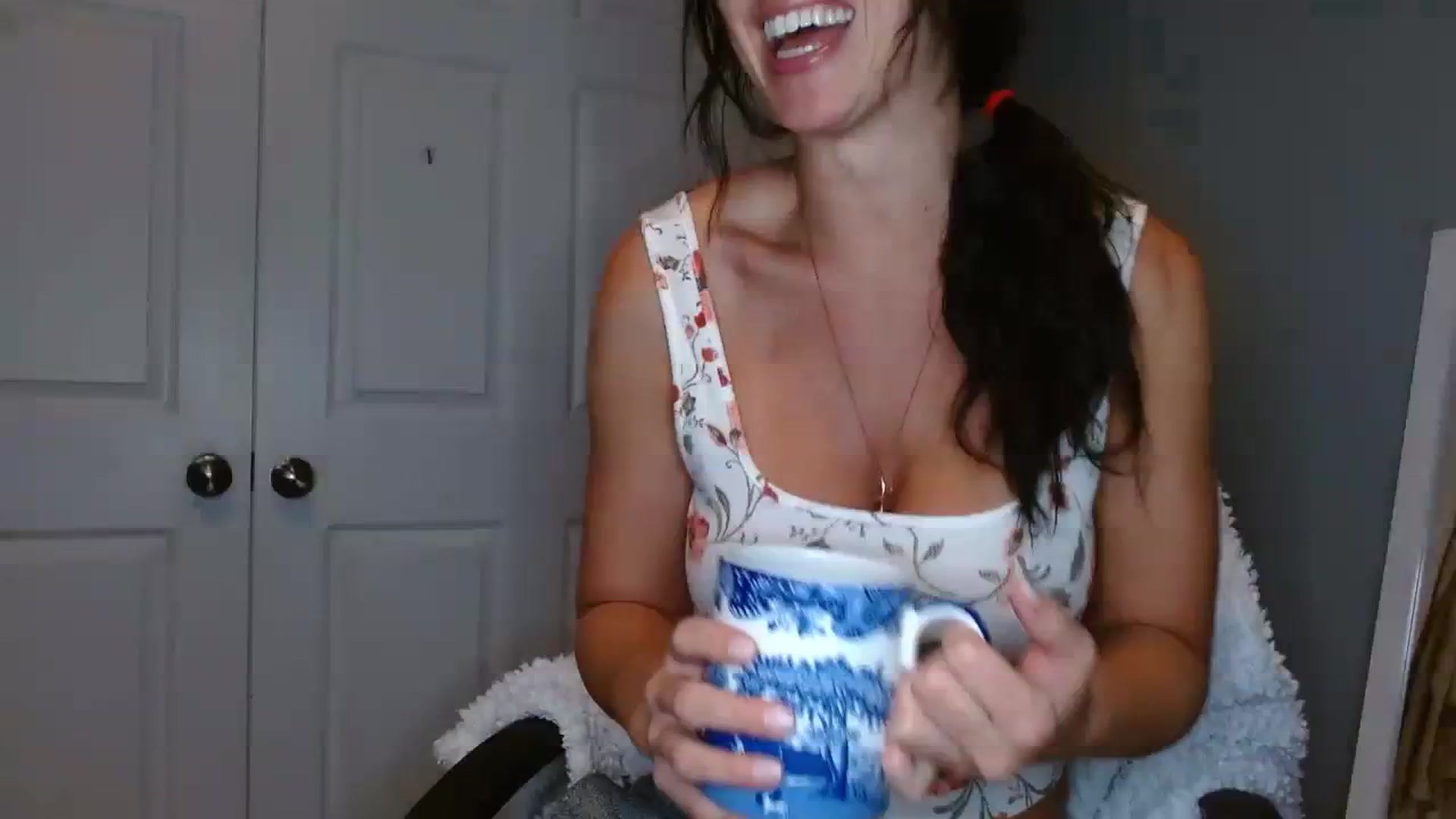 Gallery image thumbnail from SeraphinaR's myfreecams stream on, 07/23/2023, 17:11 image 2 of 20