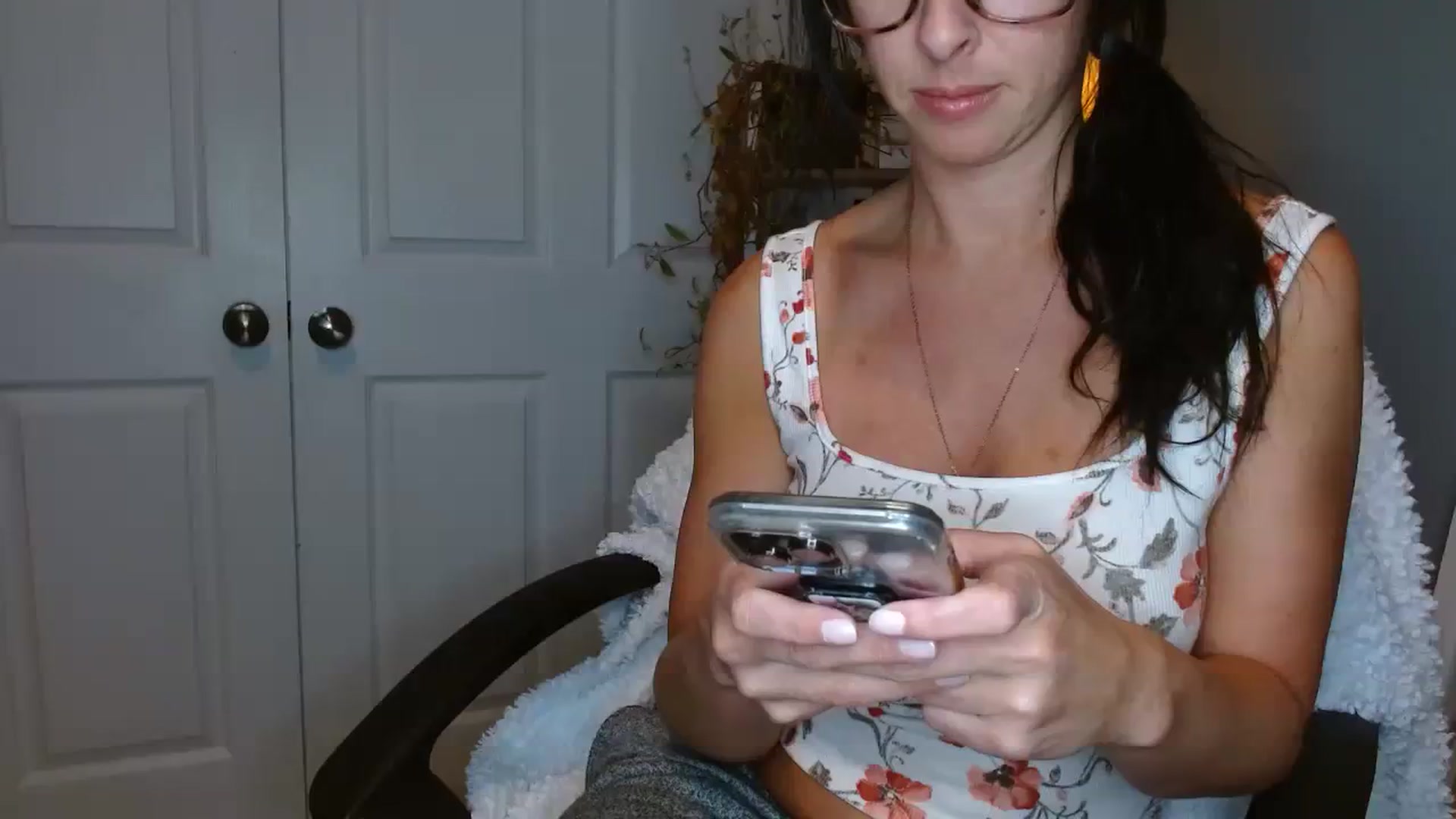 Gallery image thumbnail from SeraphinaR's myfreecams stream on, 07/23/2023, 17:11 image 1 of 20