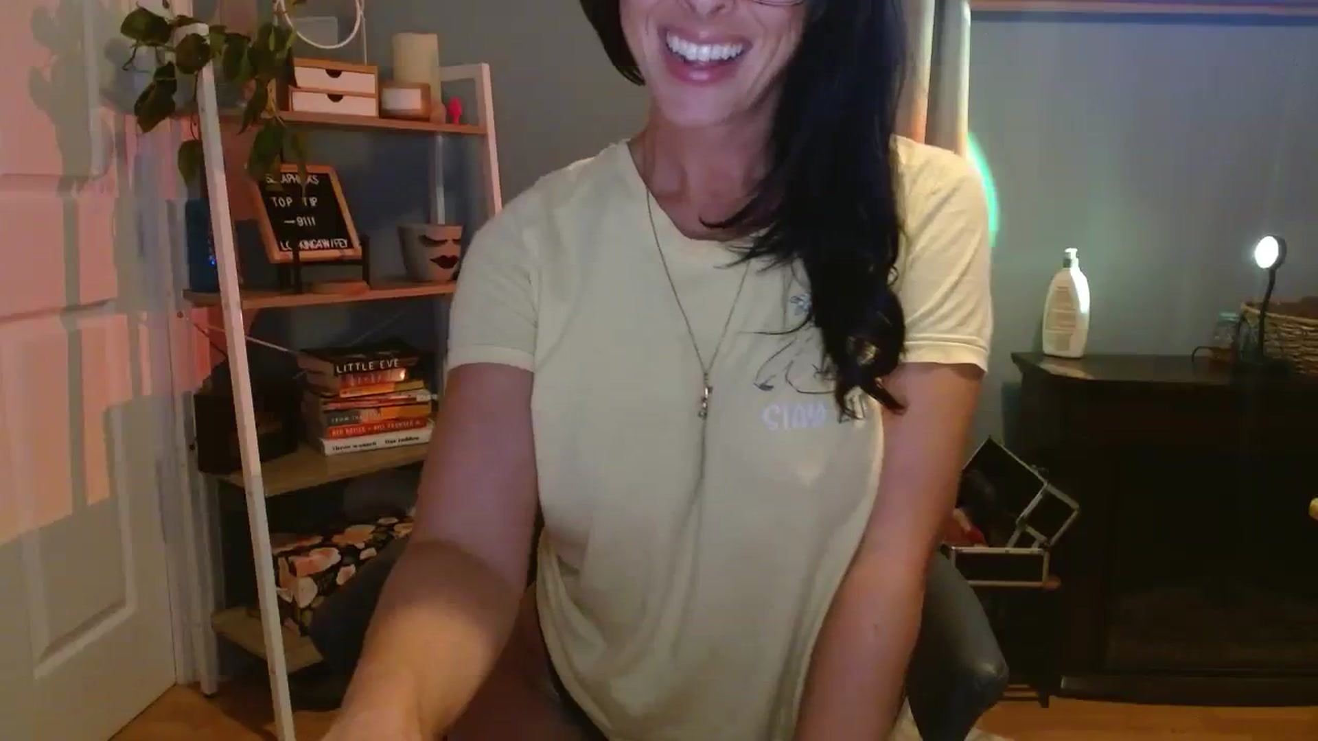Gallery image thumbnail from SeraphinaR's myfreecams stream on, 08/16/2023, 15:32 image 2 of 20
