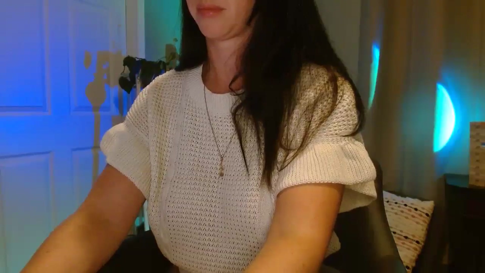 Gallery image thumbnail from SeraphinaR's myfreecams stream on, 09/19/2023, 01:32 image 2 of 20