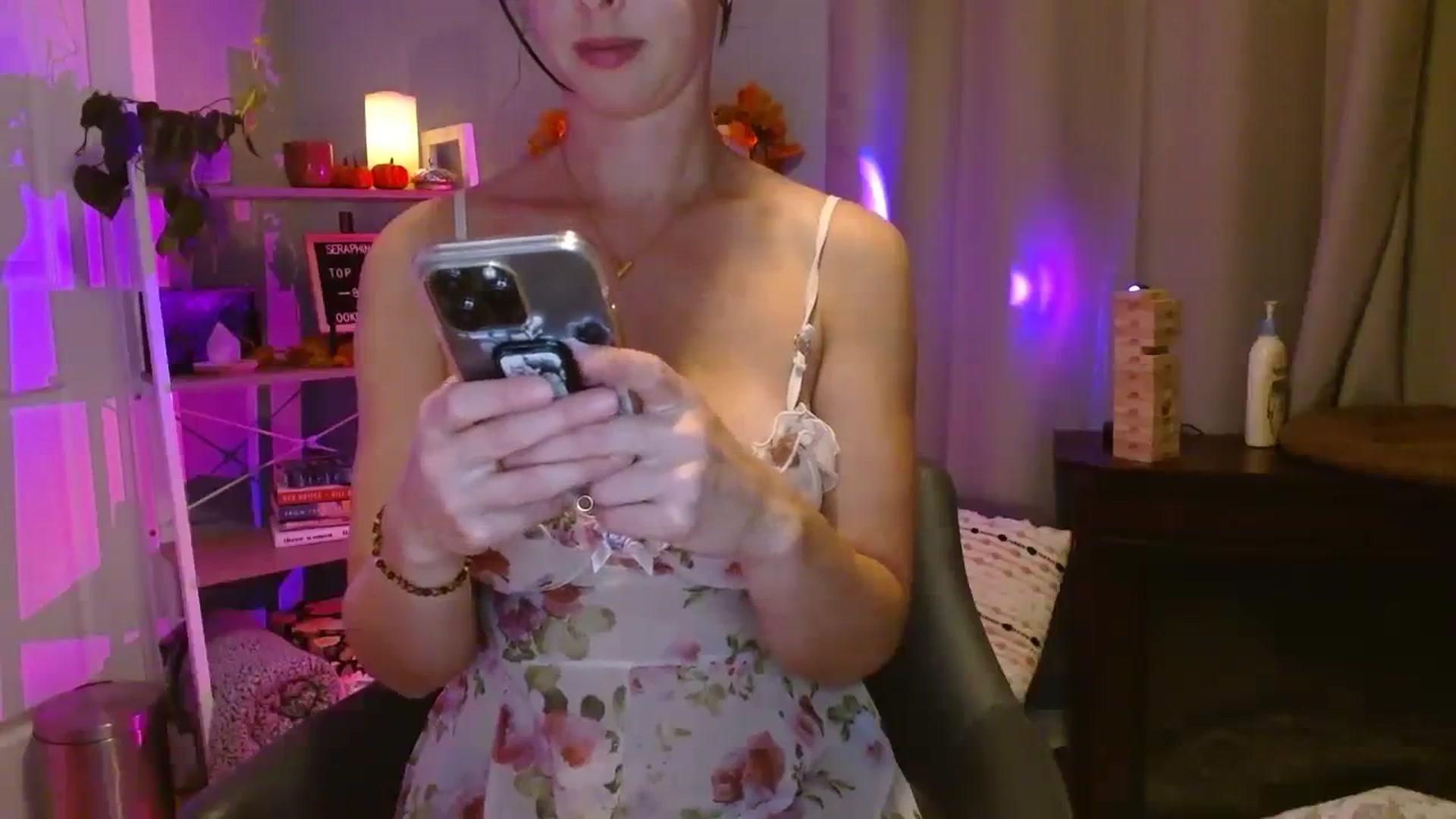 Gallery image thumbnail from SeraphinaR's myfreecams stream on, 09/27/2023, 02:02 image 5 of 20