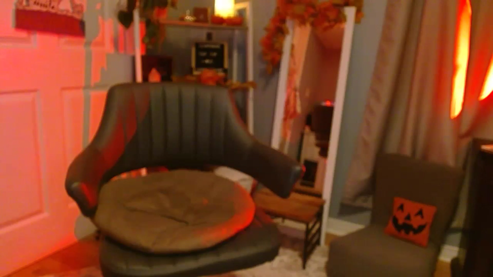 Gallery image thumbnail from SeraphinaR's myfreecams stream on, 10/18/2023, 02:29 image 2 of 20