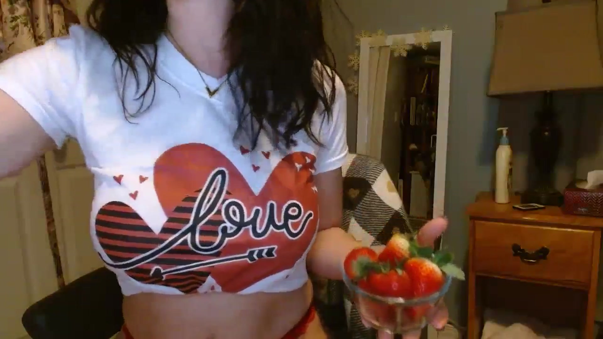 Gallery image thumbnail from SeraphinaR's myfreecams stream on, 02/15/2024, 24:44 image 6 of 20