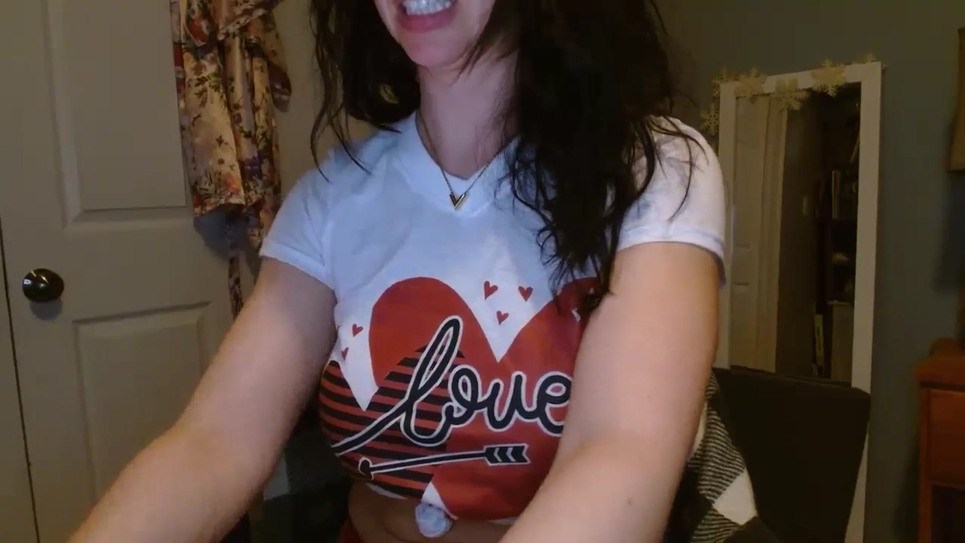 Gallery image thumbnail from SeraphinaR's myfreecams stream on, 02/15/2024, 01:35 image 17 of 20