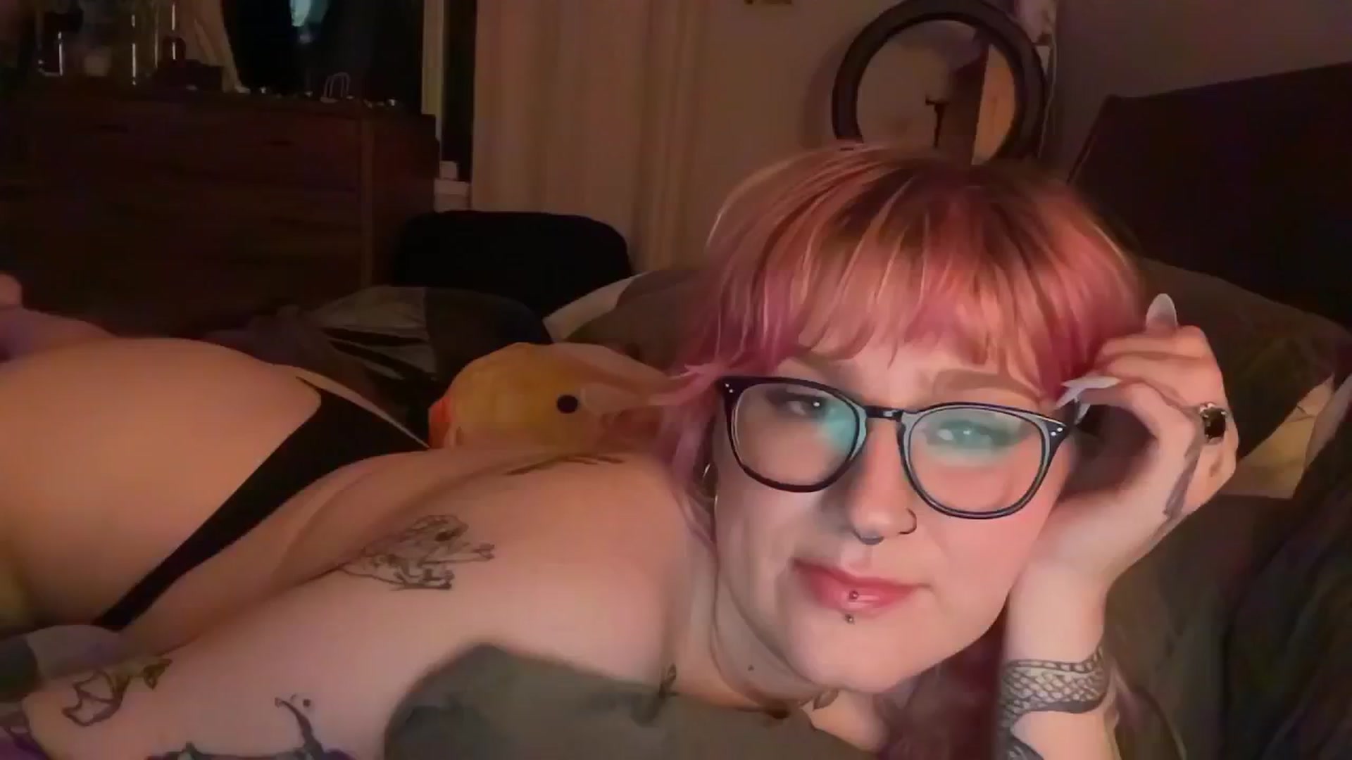 Gallery image thumbnail from SeraphineSilk's myfreecams stream on, 05/18/2025, 10:24 image 2 of 20
