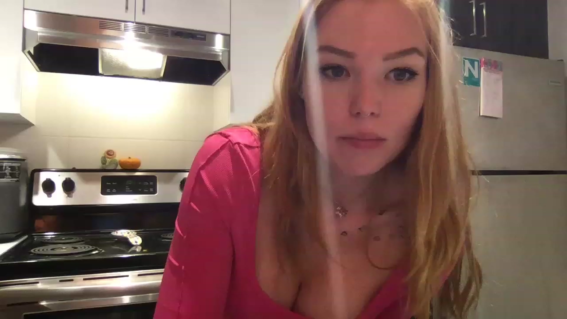 Gallery image thumbnail from Seraquinn_'s myfreecams stream on, 12/27/2022, 05:30 image 4 of 20