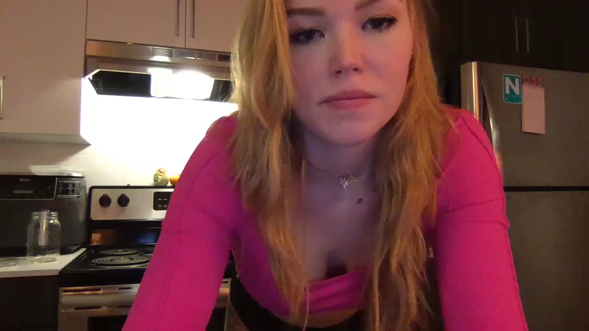 Gallery image thumbnail from Seraquinn_'s myfreecams stream on, 12/27/2022, 05:30 image 1 of 20