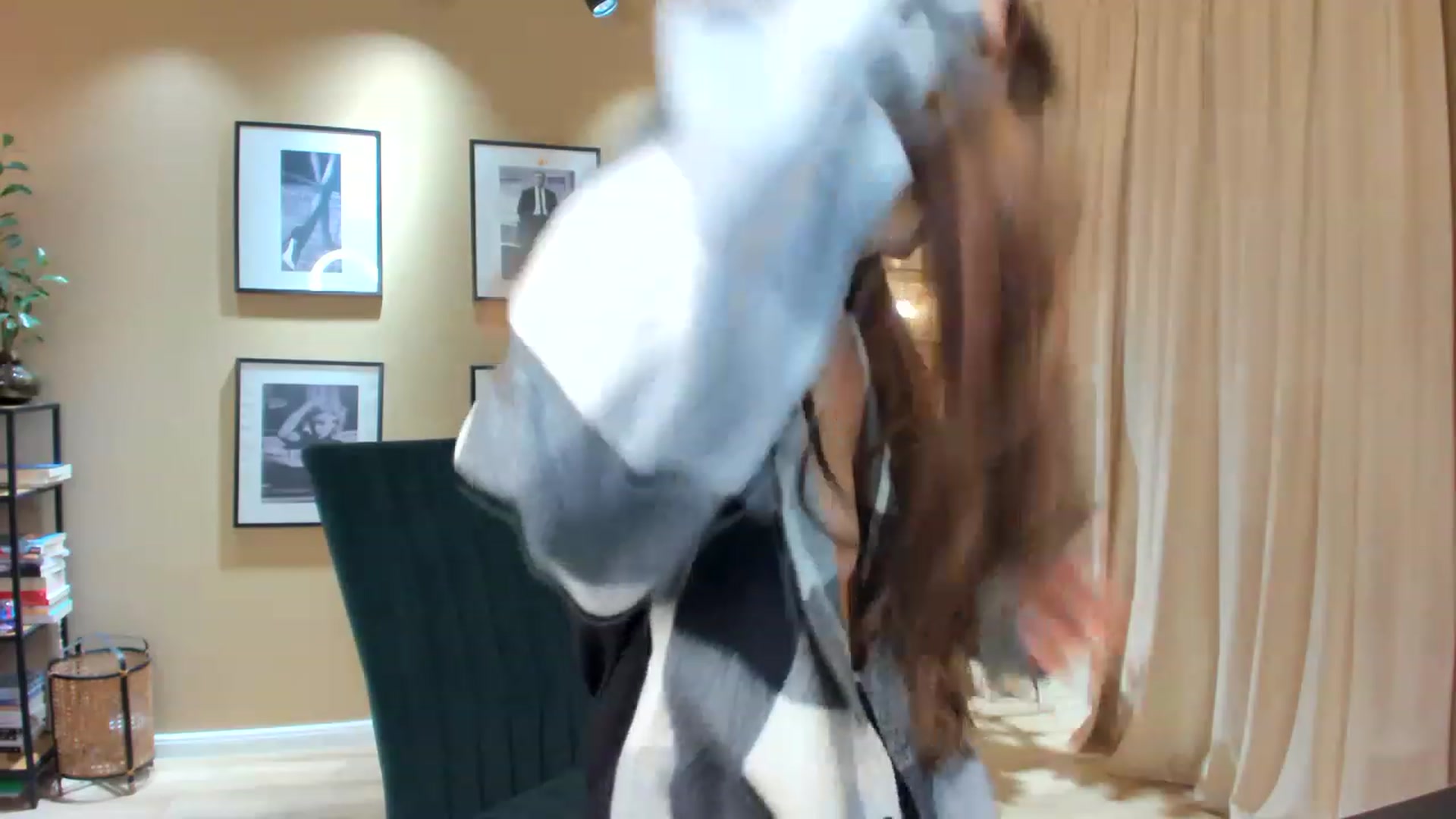 Gallery image thumbnail from SerenDYpity's myfreecams stream on, 11/16/2022, 24:54 image 6 of 20